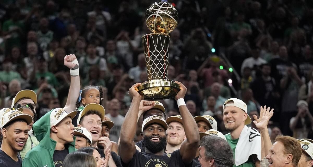Tatum y Brown apabullan a Doncic y colocan a los Celtics en la cima de la NBA