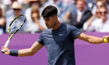 Alcaraz cede el trono de Queen’s ante Draper