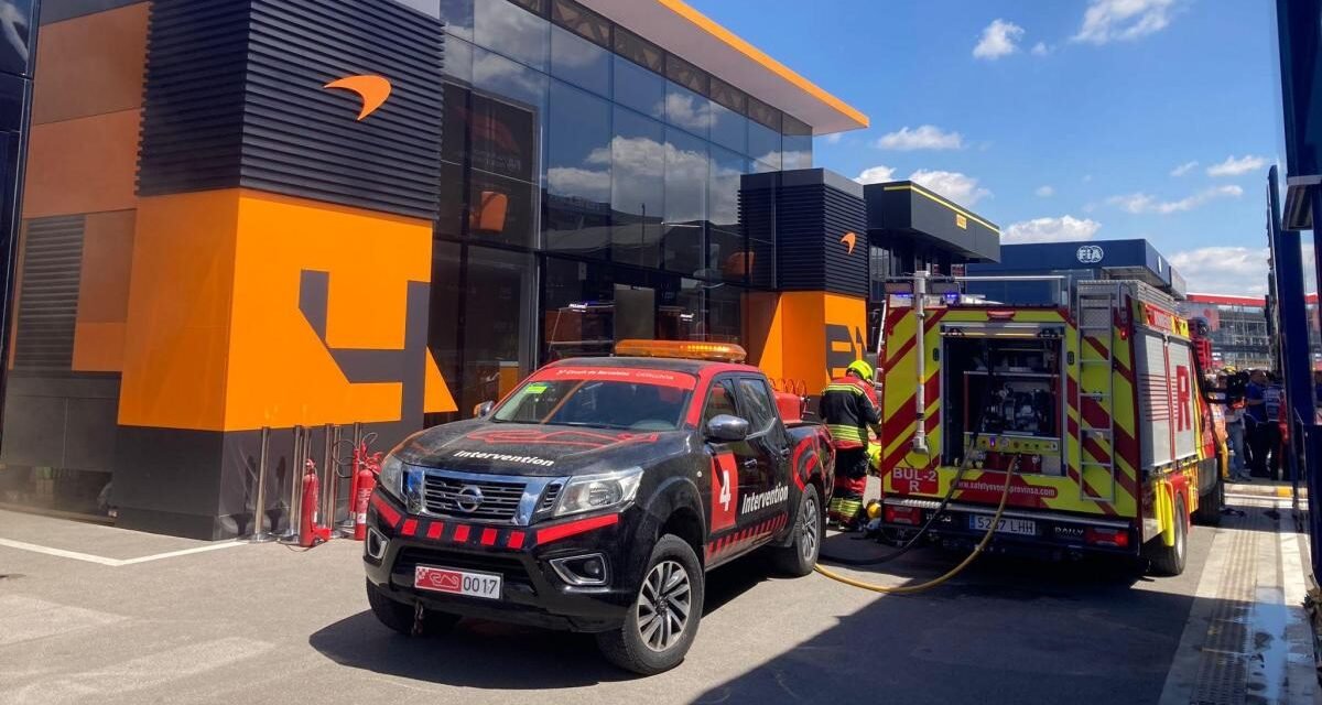 Un incendio en el ‘paddock’ del Circuit causa alarma en el Gran Premio