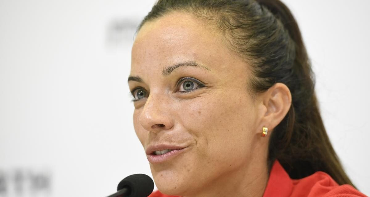 Marta Huerta de Aza, primera árbitra en ascender a Segunda División