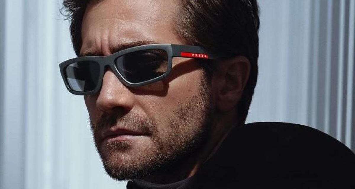 El actor Jake Gyllenhaal, cara visible de Prada Linea Rossa Eyewear 24′, en la Copa del América