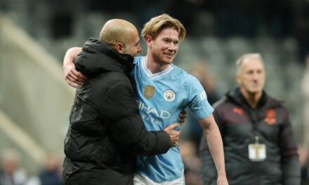 Guardiola asegura que De Bruyne “no se va”