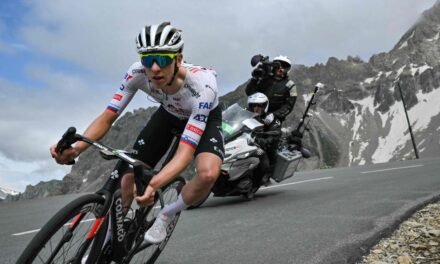 El riesgo es amigo de Pogacar en el descenso del Galibier