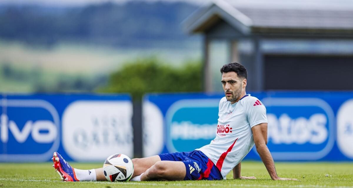 Mikel Merino: “Mi madre no quería balones de fútbol en casa”