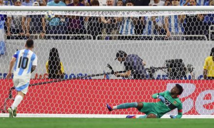 Messi falla en la tanda de penaltis a lo Panenka pero Argentina avanza a ‘semis’ de la Copa América