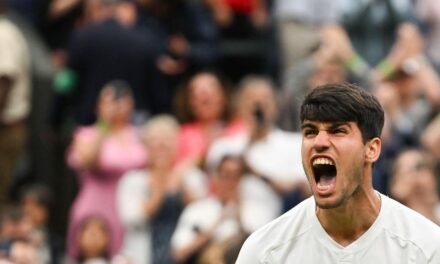 Alcaraz se lleva una épica batalla ante Tiafoe