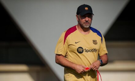 Flick dirige su primer entrenamiento como entrenador del Barça