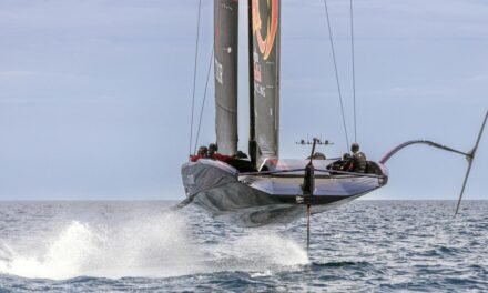 Porqué la Copa del América de vela necesita ciclistas a bordo (además de regatistas)
