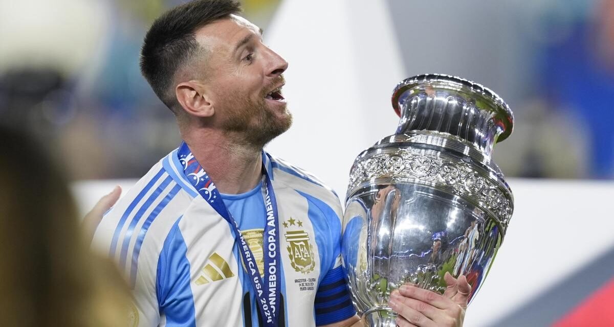 Messi se consolida como el jugador con más títulos de la historia
