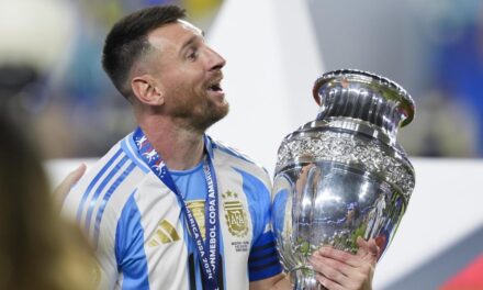 Messi se consolida como el jugador con más títulos de la historia