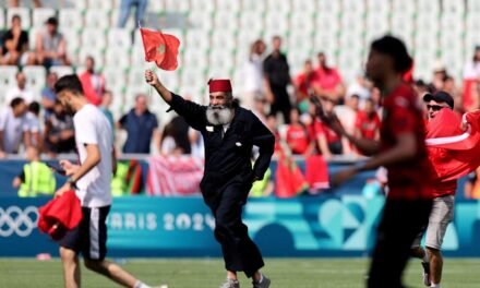 Bochorno en el Argentina-Marruecos: invasión de campo y gol anulado casi dos horas después