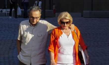 Imputan a la pareja de Negreira tras encontrarle tres millones de euros “injustificados”