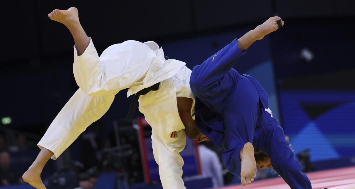 Niko Shera peleará por el bronce