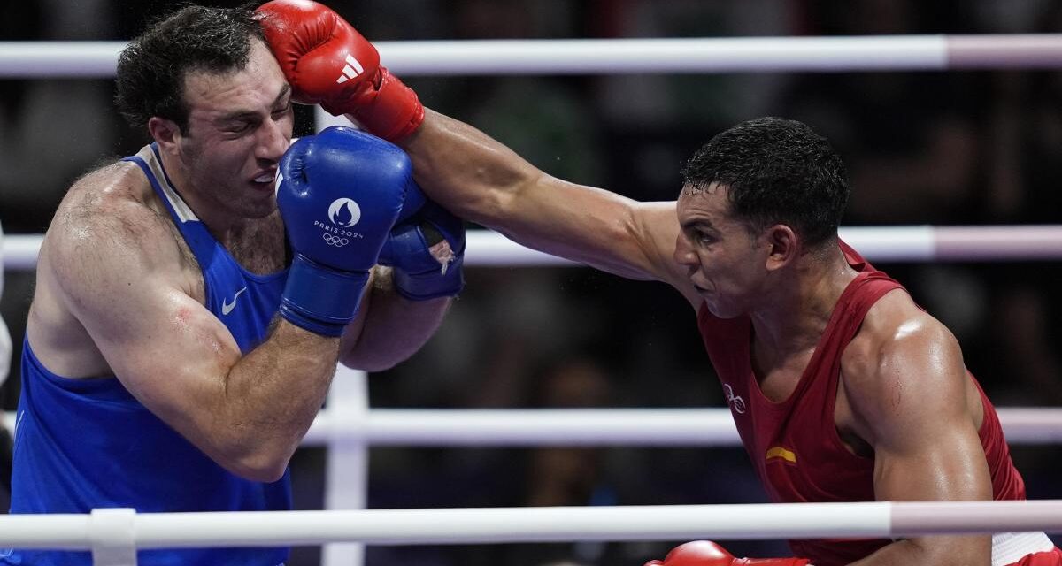 Ayoub Ghadfa se asegura medalla y hace soñar al boxeo español