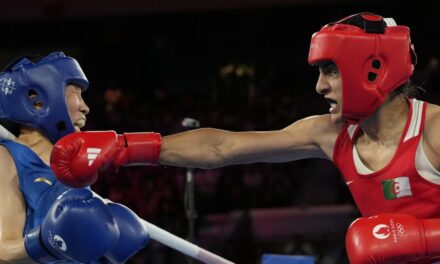 Jelif, la boxeadora intersexual, se cuelga el oro