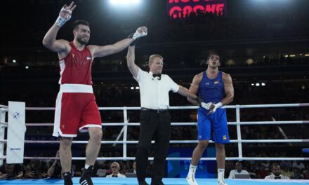 Jalolov, el gigante uzbeco, retiene el oro olímpico ante Ayoub Ghadfa, que se queda con la plata