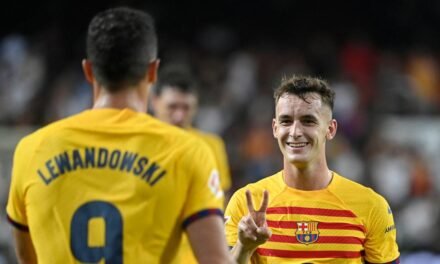 Flick elige a Marc Casadó en el casting de pivotes y Olmo se estrena de titular ante el Valladolid
