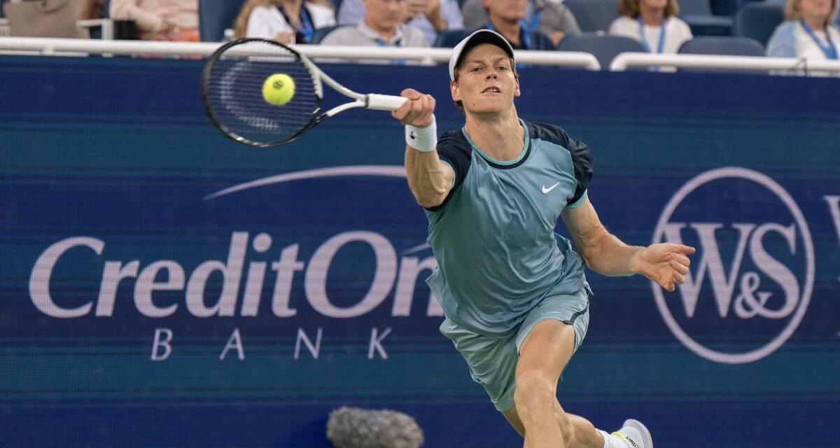 Jannik Sinner debuta con victoria ante Mc Donald