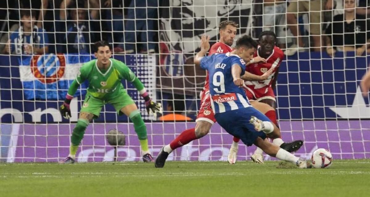 Véliz da el primer triunfo de la temporada al Espanyol con un gol en el minuto 96