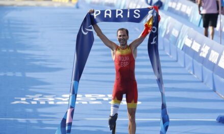 Daniel Molina se cuelga el oro en el triatlón de París