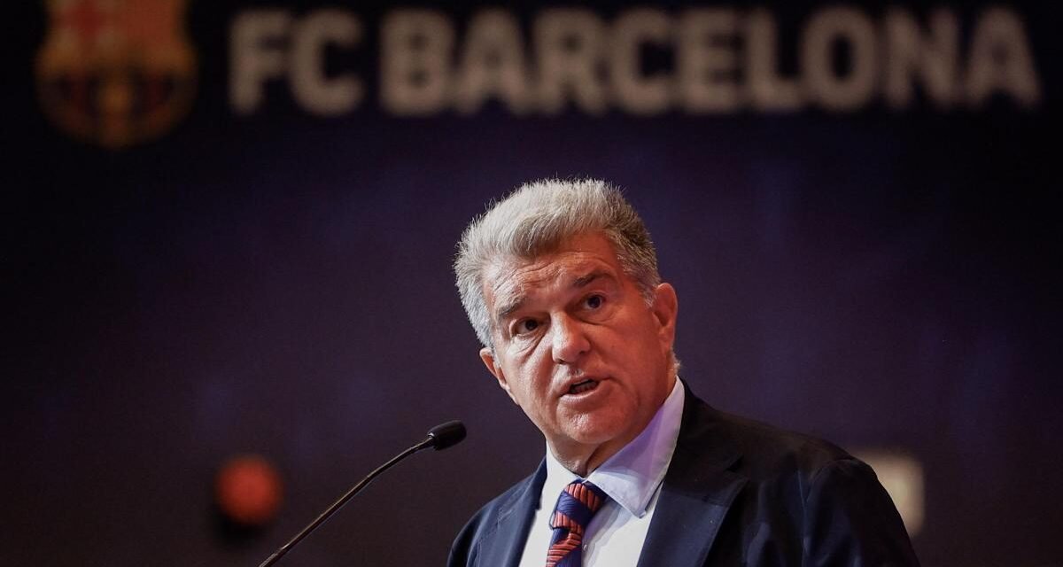 Laporta toma la palabra