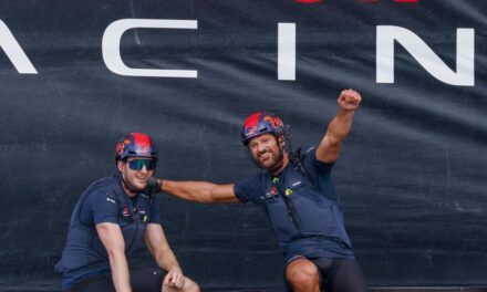 El Alinghi Red Bull Racing se ha hecho un hueco en las semifinales de la Copa del América