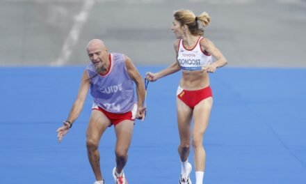 El absurdo despide al maratón paralímpico: una española pierde el bronce por asistir a su guía