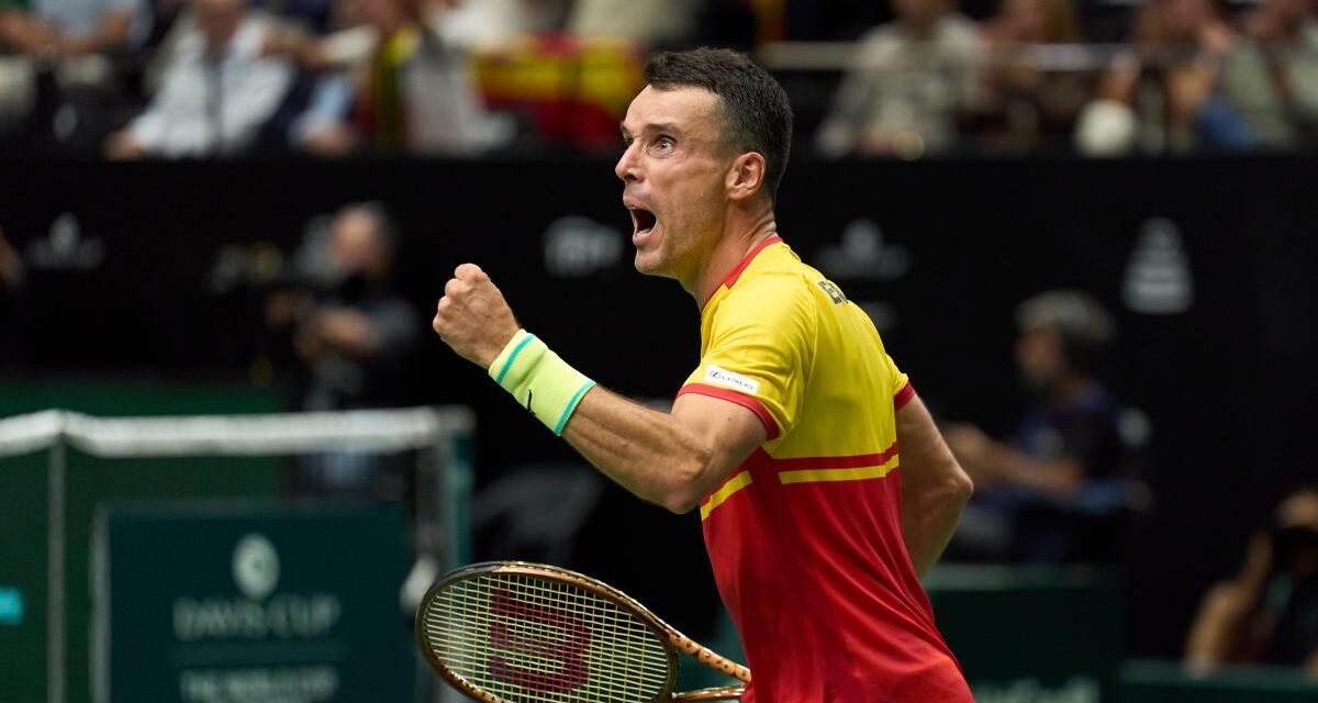 Bautista Agut remonta y España da primero ante Francia
