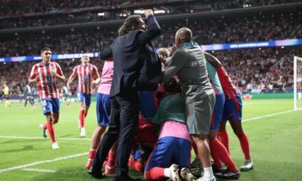 Giménez salva el debut del Atlético en la Champions