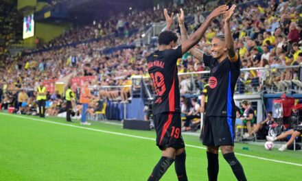 Un Barça indestructible golea al Villarreal