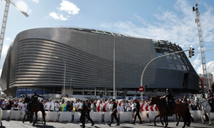 Los vecinos denuncian que el Bernabéu opera con una licencia caducada desde hace 23 años