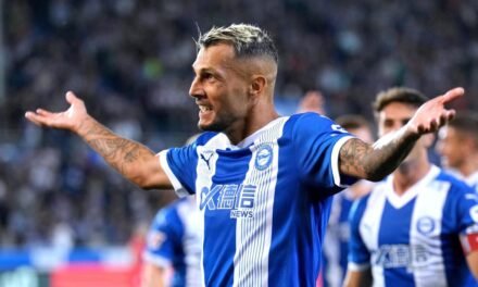 Stoichkov ahora es de Cádiz, juega en el Alavés y amenaza al Barça