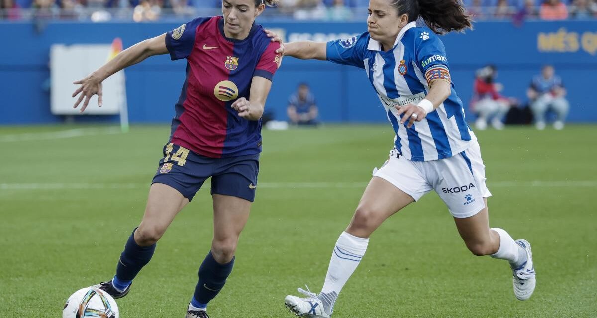 El Barça remonta y golea al Espanyol en el regreso del derbi femenino