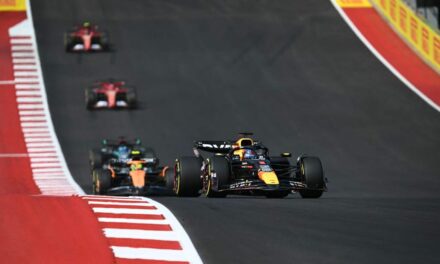 Verstappen encuentra alivio en la Sprint de Austin, con Sainz segundo