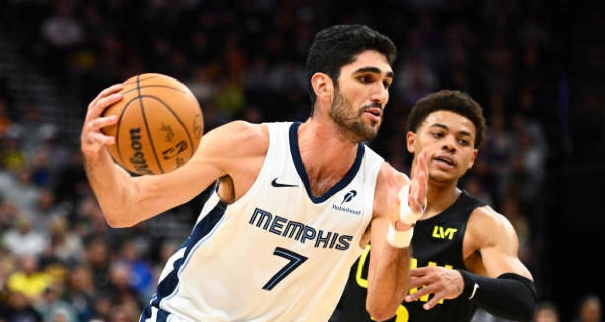 Aldama brilla en el primer partido del curso con los Memphis Grizzlies