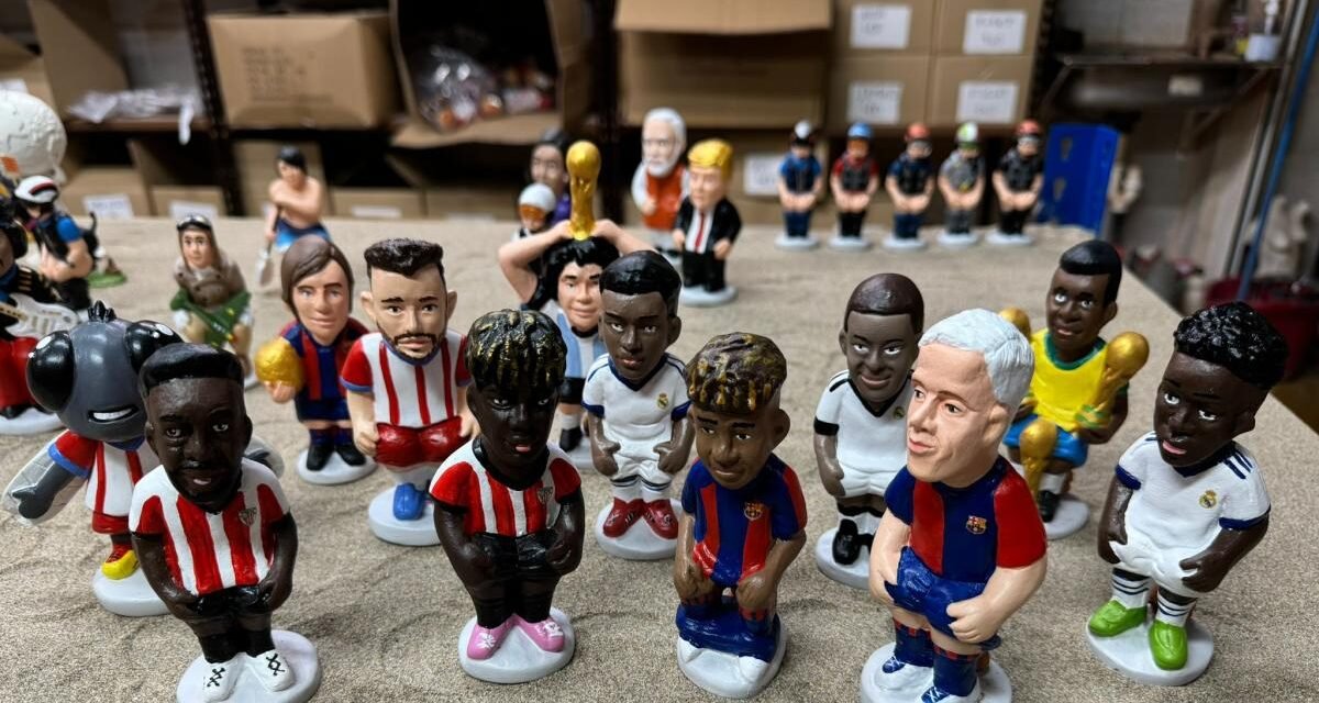 Los futbolistas Dani Olmo y Vinicius y la banda The Beatles ya tienen su propio ‘caganer’