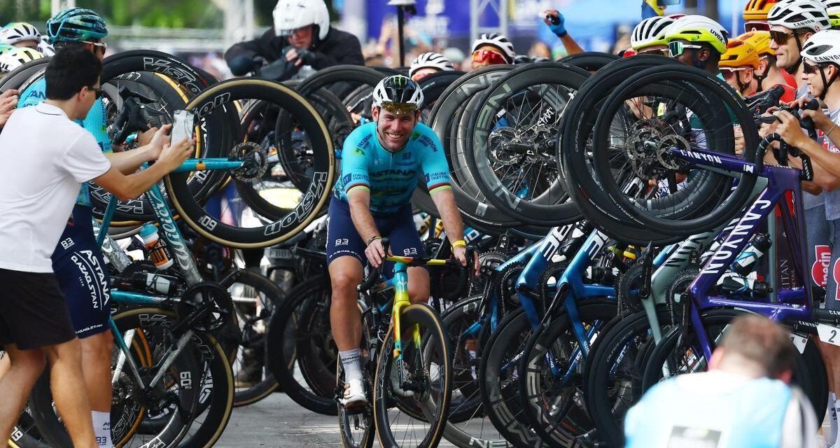 Se va Cavendish, el último ciclista que ganaba fácil