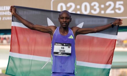 El keniano Sebastian Sawe se impone en un emotivo maratón de València con recuerdo a las víctimas de la DANA