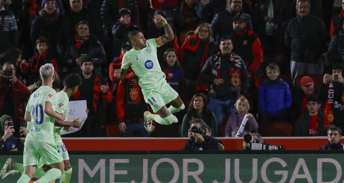 Lamine Yamal saca al Barça del bache en Mallorca