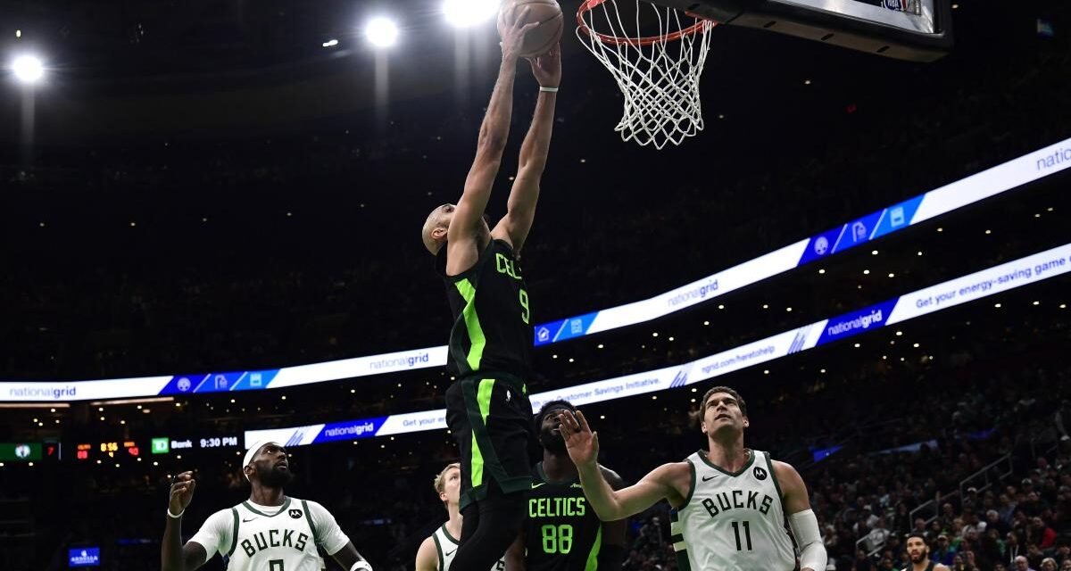 Los Celtics imponen su ley ante los Bucks e incrementan la presión sobre los Cavaliers