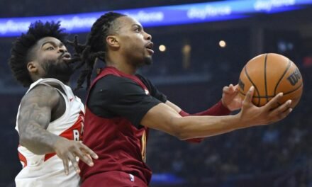 Los Cavaliers alargan ante los Raptors su racha de doce partidos sin perder