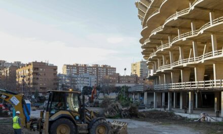 Las obras del Nou Mestalla se reanudan con los asientos cubiertos y sin un presupuesto público