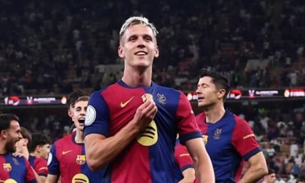 Dani Olmo, tras la final: beso al escudo y señal con los índices de que se queda