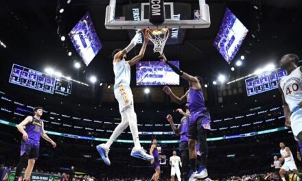 Los Lakers caen con estrépito contra los Spurs en su regreso a la competición