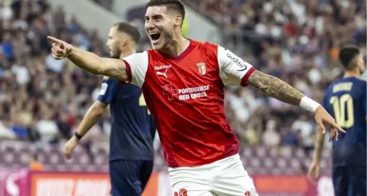 El Espanyol refuerza su delantera con Roberto Fernández