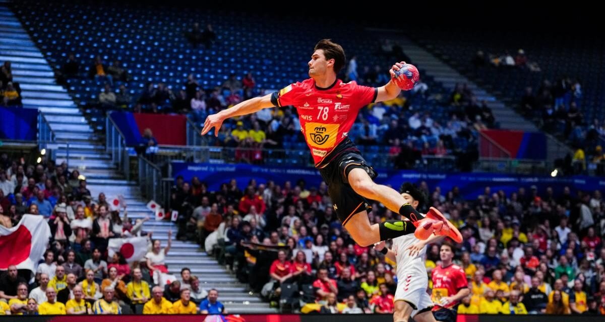 Los hermanos Cikusa llevan a España a la ronda principal con un recital ante Japón (39-20)