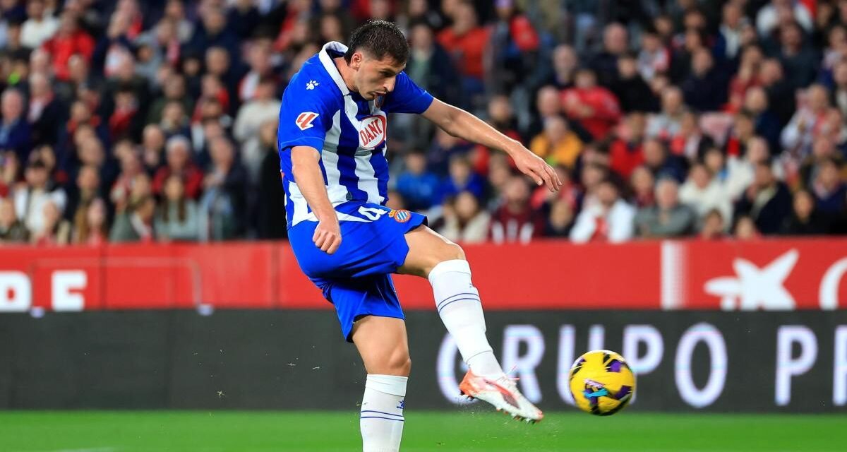 El Espanyol resiste en Sevilla