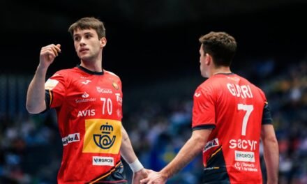 España se despide del Mundial con otra derrota, pero con buenas sensaciones de los jóvenes