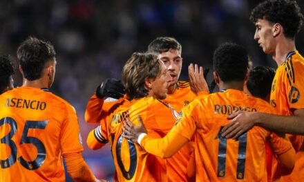 Modric abroncó a Vinícius en pleno partido por no bajar a defender
