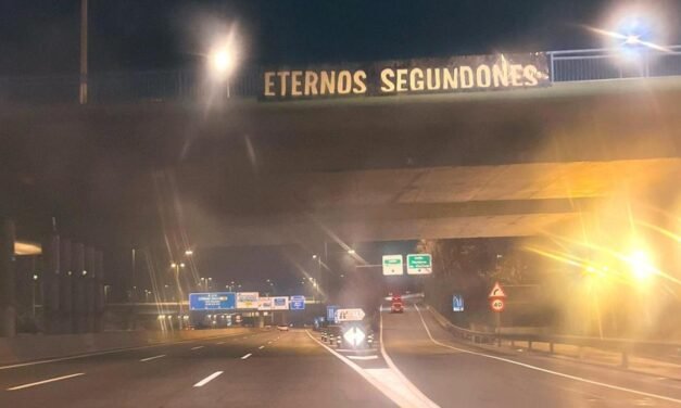 El madridismo calienta el derbi con una pancarta ‘dedicada’ al Atlético en la M-30